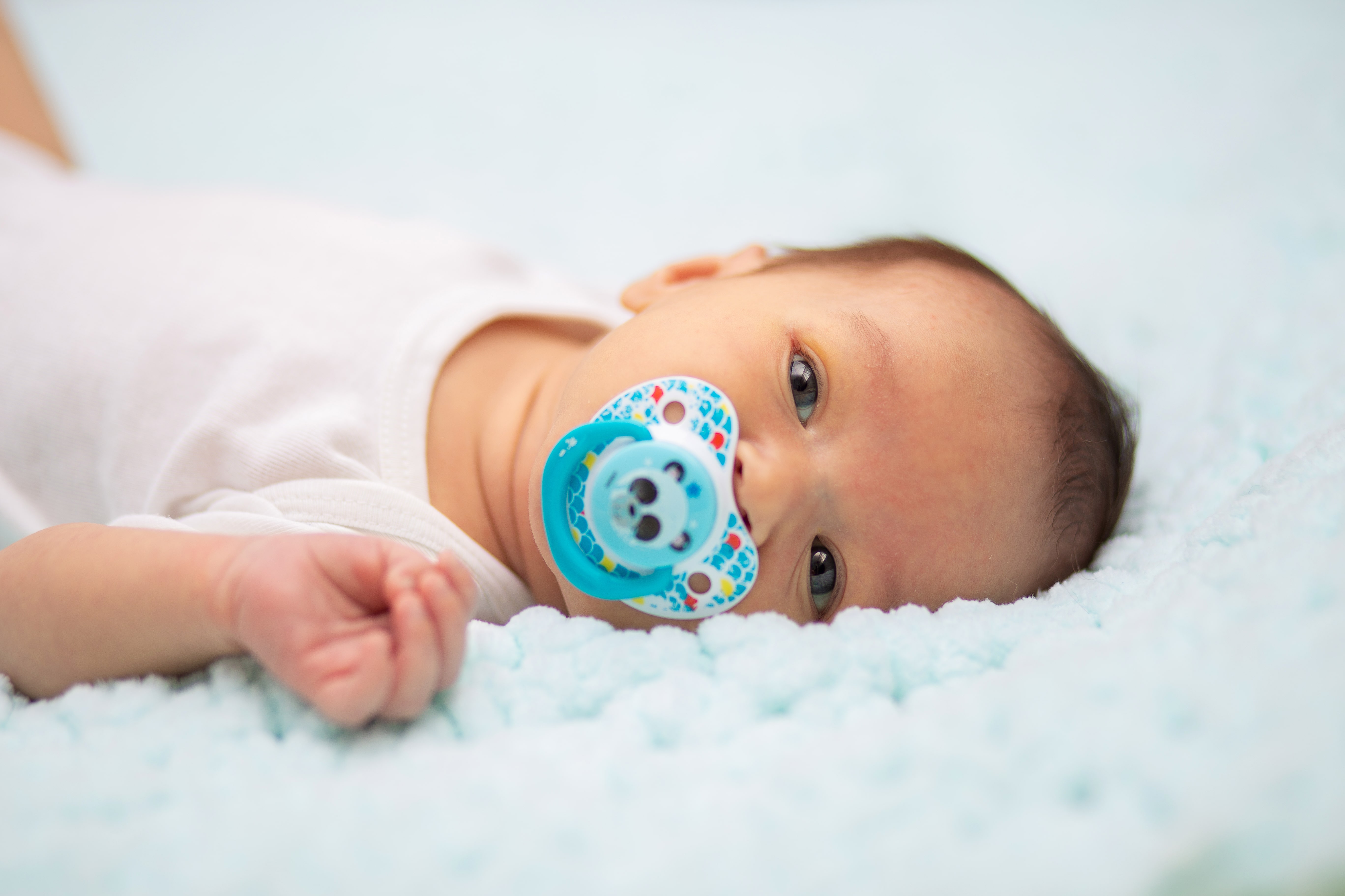 How to wean baby off pacifier at 4 months old