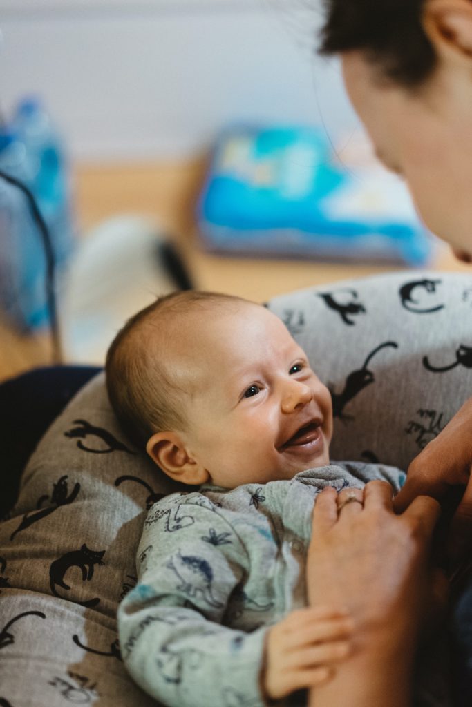 how to use a boppy pillow